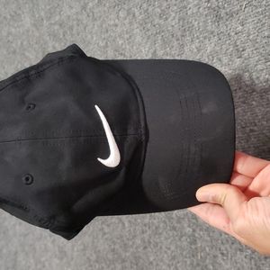 Nike black hat